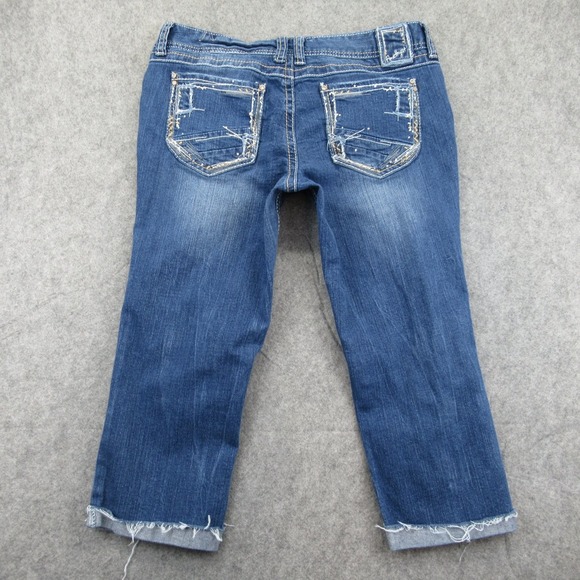 Amethyst Women's Capri Jeans Blue Distressed Stretch Size 11 Audrina - Picture 10 of 14